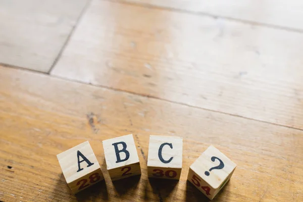 Dados Madeira Com Letras Abc Interrogatório — Fotografia de Stock