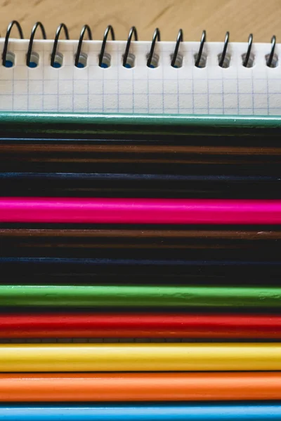 Buntstifte Zum Malen Der Schule Bestellt — Stockfoto