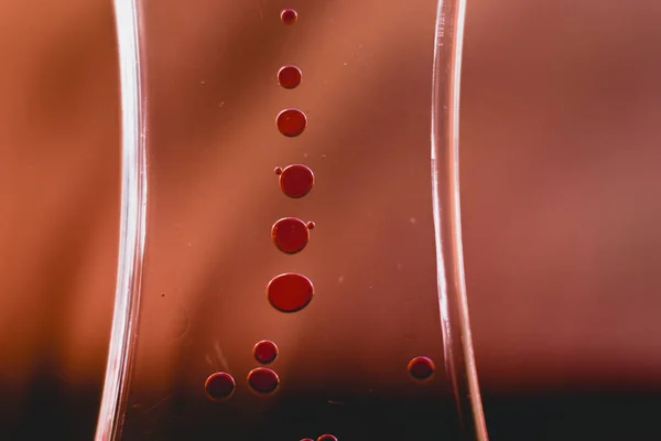 Gotas Vermelhas Semelhantes Sangue Caindo Água — Fotografia de Stock