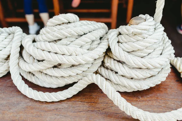 Cordas Barco Com Nós Para Segurar Velas — Fotografia de Stock