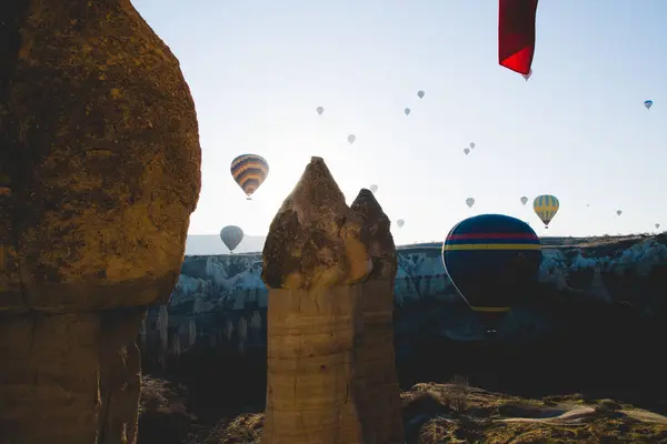 Goreme Turquía Abril 2012 Globos Aire Caliente Para Turistas Que — Foto de Stock