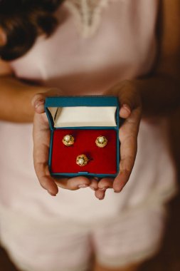 bir düğün için takı