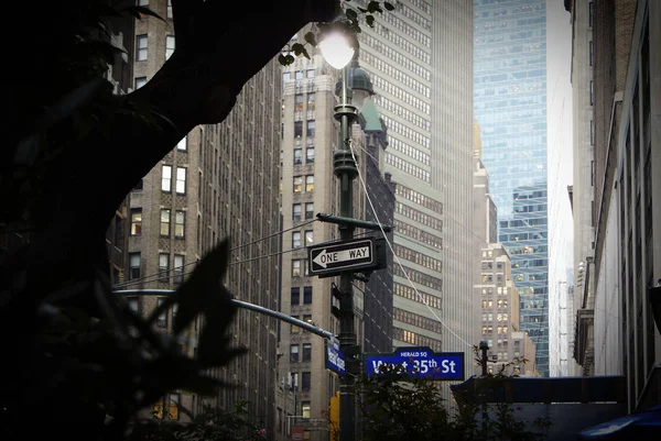 New York Usa October 2018 One Way Sign Street Crossing — Stock Photo, Image