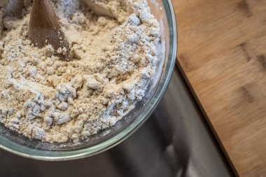 Pirinç unu ile kase