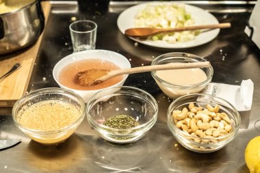 Vegan gıda yemek pişirmek için organik maddeler.