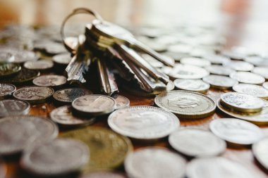 İspanyolca evin anahtarları üzerinde kazık eski paralar