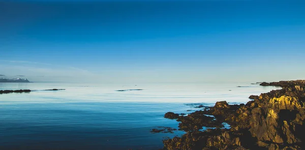 静けさと自然の穏やかな海の緩和のシーン — ストック写真