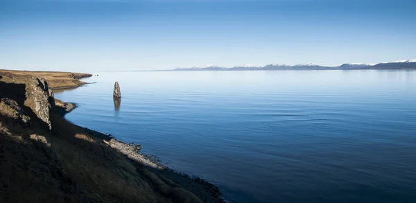 Ontspannen Landschap Kalmeren Het Verlichten Van Stress Blauwe Meer Met — Stockfoto