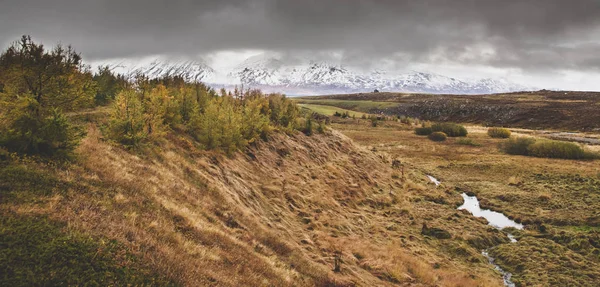 Hohe Isländische Oder Schottische Berglandschaft Mit Hohen Gipfeln Und Dramatischen — Stockfoto