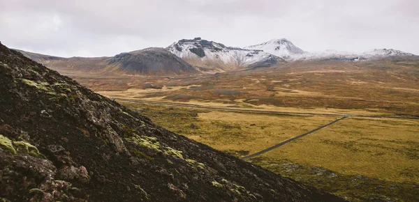 Magas Izlandi Vagy Skót Hegyi Táj Magas Csúcsok Drámai Színekkel — Stock Fotó
