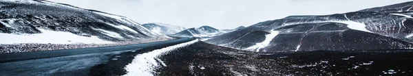 Асфальтированные Горные Дороги Пересекающие Опасные Исландские Перевалы Время Поездки — стоковое фото