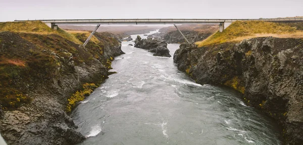 Puentes Para Cruzar Los Ríos Que Cruzan Toda Isla Islandia —  Fotos de Stock