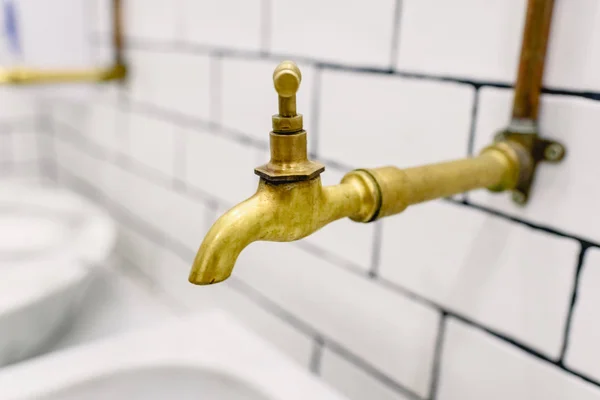 Retro Faucet Gilded Hot Water Metal Pipes Sight — Stock Photo, Image