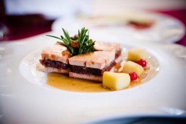 Buz soğuk tatlı bir düğün için.