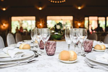 Masada bir düğün sırasında ilk çanak.