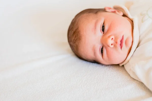 Portrait Newborn Baby Girl Feels Safe Awake New Life — Stock Photo, Image