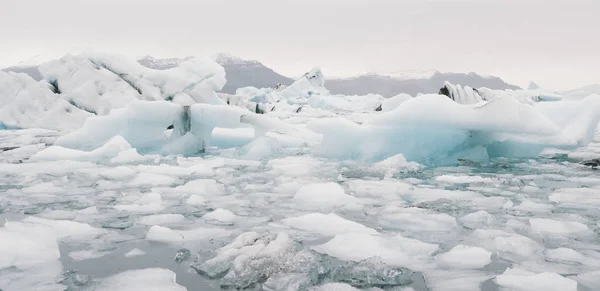 Lago Glaciar Lleno Grandes Bloques Hielo —  Fotos de Stock