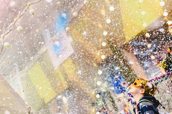 Child Amazed Rain Confetti Expression Amazement — Stock Photo, Image