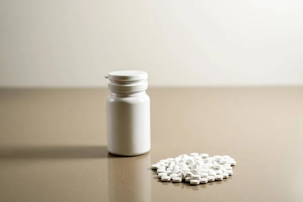 Concept Medicines White Pills Medicine Canister — Stock Photo, Image