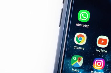 Valencia, İspanya - 1 Ocak 2019: Sosyal ağlar sosyal ağ simgeleri Smartphone'da yüklü telefon, detay üzerinde bağımlılığı.