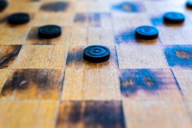 Denetleyicisi oyun taşlarını, mücadele, strateji ve çatışma kavramlarını.