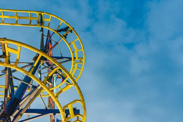 Atração Parque Diversões Conceito Velocidade Vertigem — Fotografia de Stock