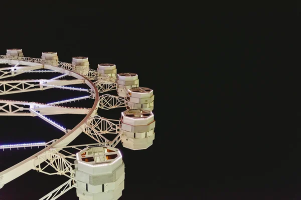 Σύγχρονη Ferris Τροχού Κατά Διάρκεια Της Νύχτας — Φωτογραφία Αρχείου