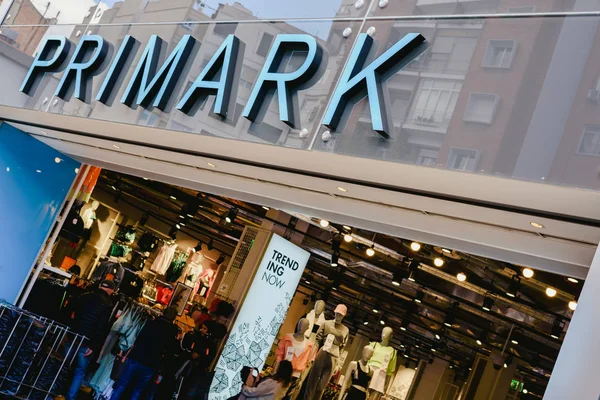 Valencia Spanyolország 2019 Február Első Primark Olcsó Divat Ruházat Store — Stock Fotó