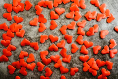 Usar Sevgililer günü için kırmızı romantik kalplerin arka plan