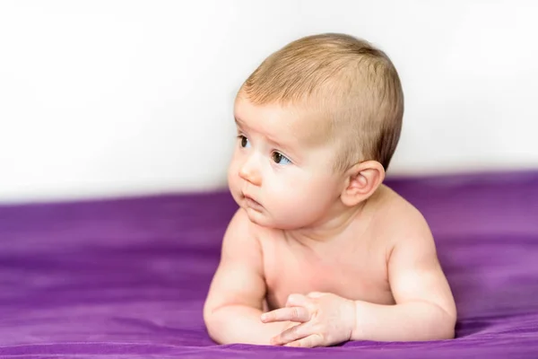 Newborn Blonde Baby Months Old Lying Her Stomach Head Raised — Stock Photo, Image