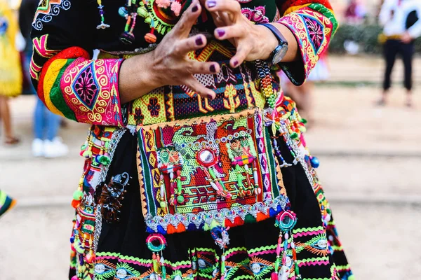 Detail Barevné Výšivky Typický Kostým Andské Folkloru Bolívie Tančit Martina — Stock fotografie