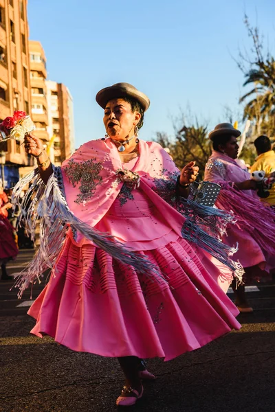 Valence, Espagne - 16 février 2019 : Danseuse avec le traditionnel — Photo