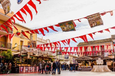 Valencia, İspanya - 27 Ocak 2019: bir açık hava festivali sokakları arasında asılı Ortaçağ afiş.