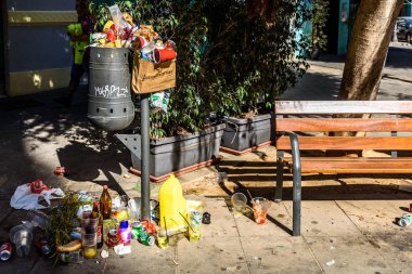 Valencia, Ispanya-Mart 16, 2019: sabahları sokaklarda 