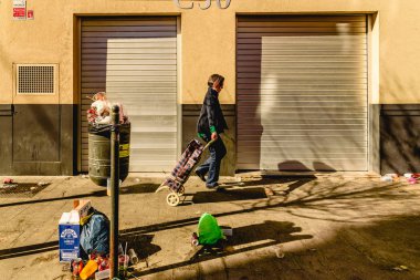 Valencia, Ispanya-Mart 16, 2019: sabahları sokaklarda 