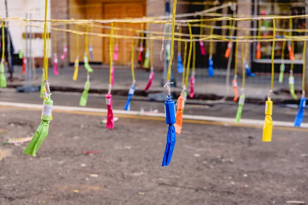 Detalle de petardos coloreados de un masclet jalá en las fallas de V —  Fotos de Stock