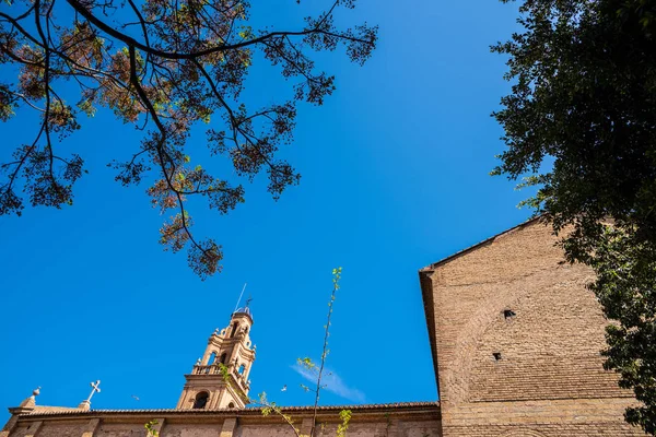 Pared lateral de la iglesia de La Fonteta, en Valencia, con su bel — Foto de Stock