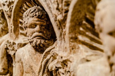 Bari, Italya-8 Mart 2019: Dini heykellerin detay Carv