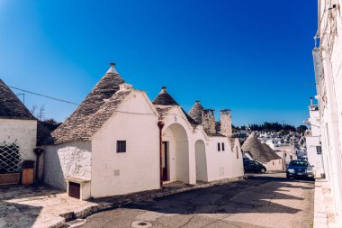 Ünlü Italyan kentinde, Trulli semboller ile çatılar 