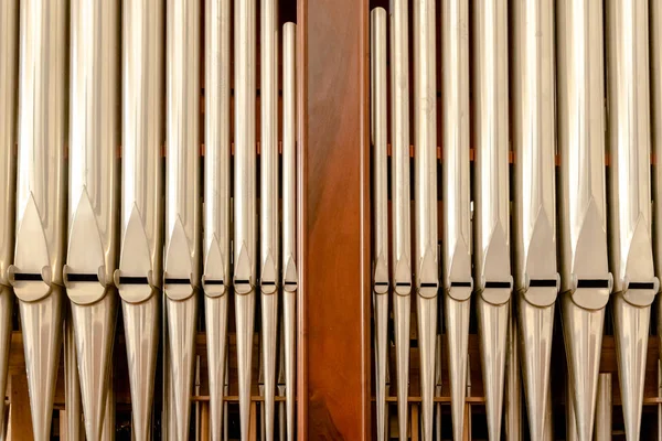 Szczegóły organu w katedrze w Bari do odtwarzania utworów muzycznych w dur — Zdjęcie stockowe