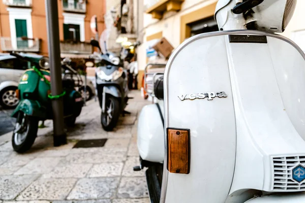 Bari, Italy - March 12, 2019: Old Vespa vintage motorcycles in u — Stock Photo, Image