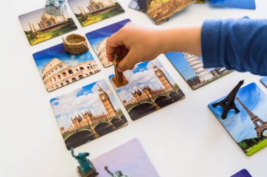 Valencia, İspanya - 4 Nisan 2019: Ünlü anıtları ile kartlar 