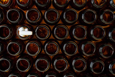 Hap, hastalık dolu hariç boş ilaçlar için konteynerler