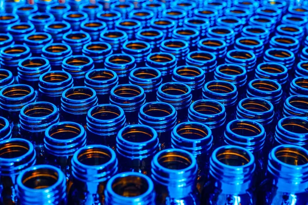 Nuevos envases azules para medicamentos vacíos, productos químicos farmacéuticos — Foto de Stock