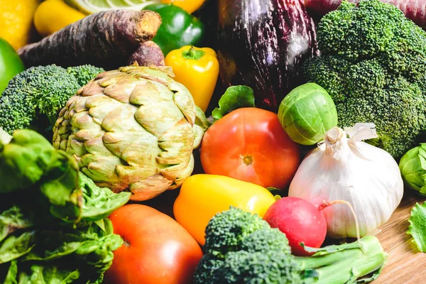 Verduras, mejores alimentos saludables, rábanos, cebollas, ajo, pimientos — Foto de Stock