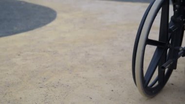 Bir tekerlekli sandalyeyi kopyalama alanıyla kaydırma