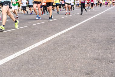 Valencia, İspanya - 19 Mayıs 2019: Bir yarışmacı sırasında koşucuların bacakları