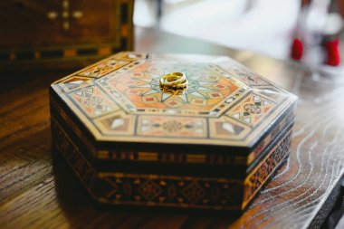 Alyans izole ve metin için yer ile.