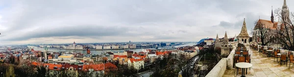 Panoramica del fiume Danubio che attraversa la Comunità europea — Foto Stock