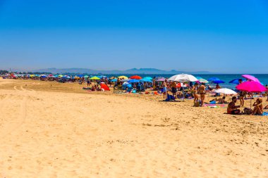 Valencia, İspanya - 23 Haziran 2019: Tatil yıkananları kim işgal